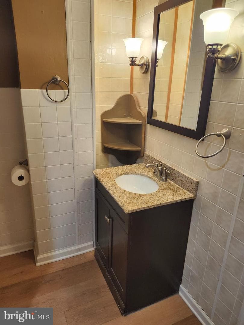 325 Spruce Street photo 17