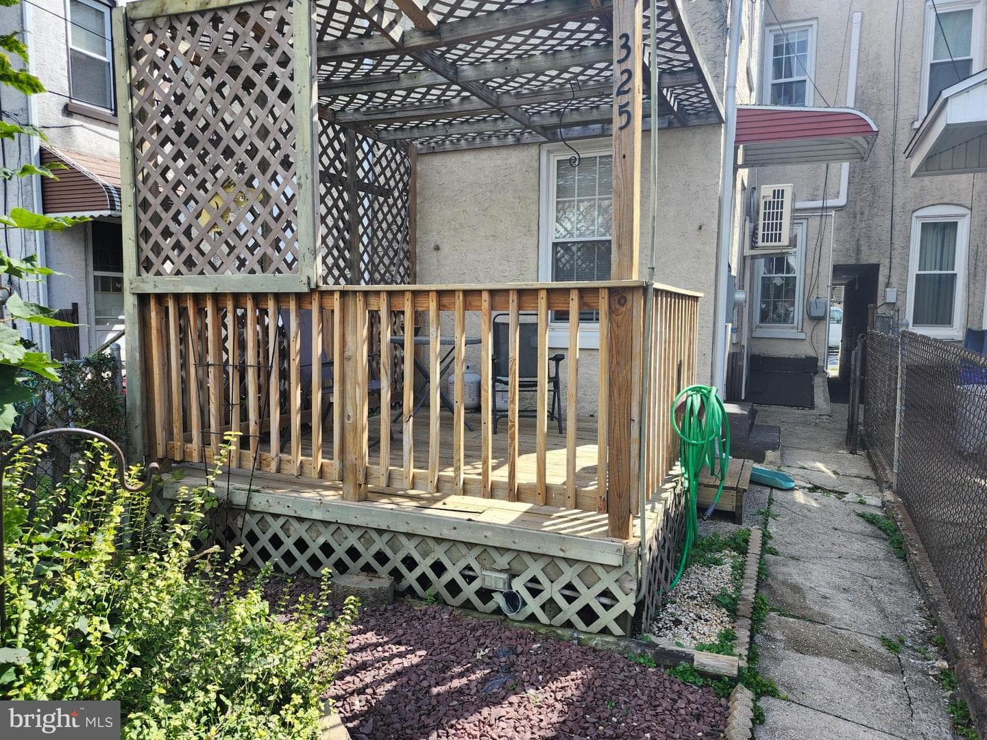 325 Spruce Street photo 5