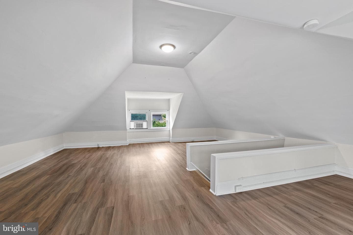1046 Carsonia Avenue photo 32