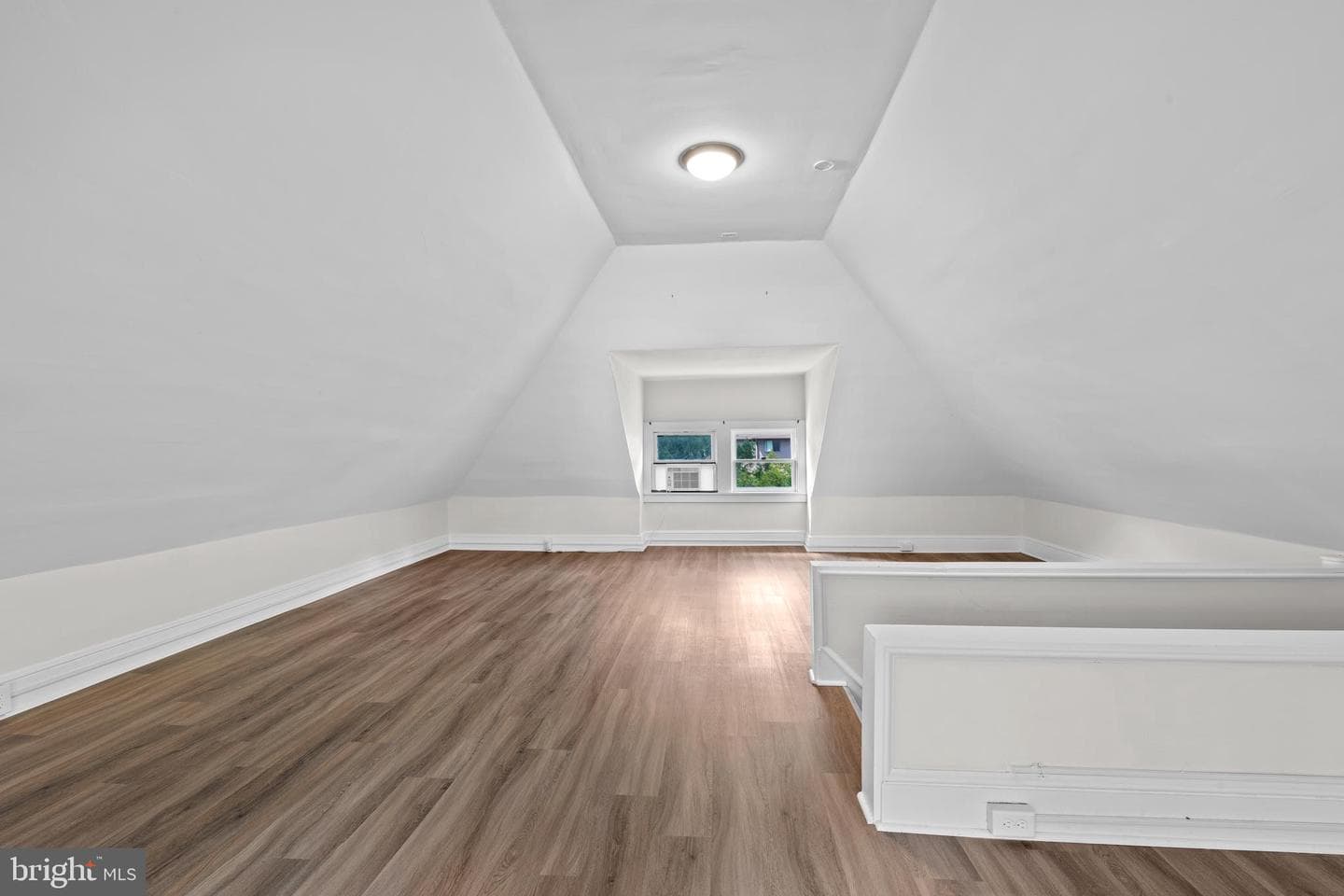 1046 Carsonia Avenue photo 33