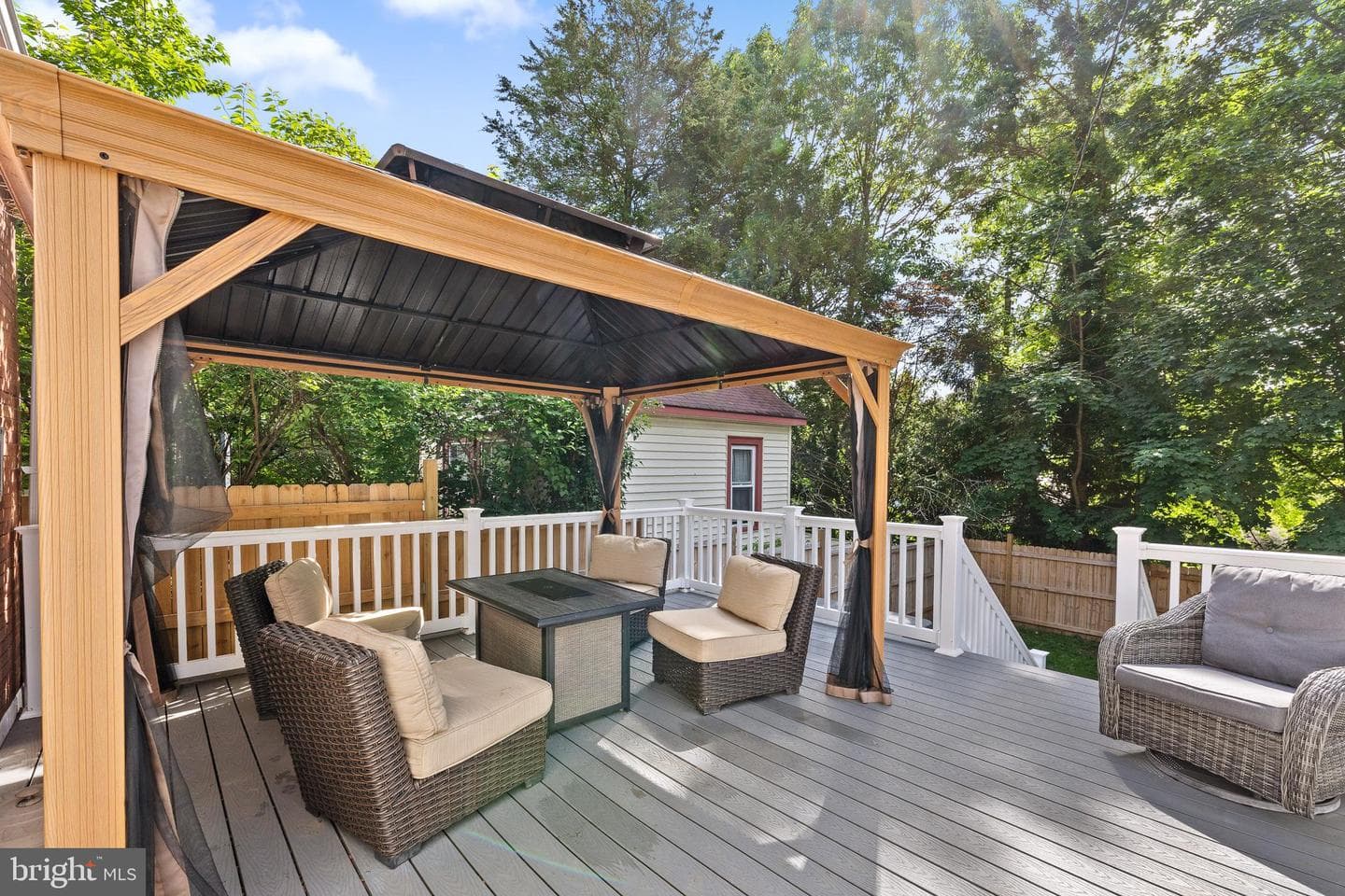 1046 Carsonia Avenue photo 4