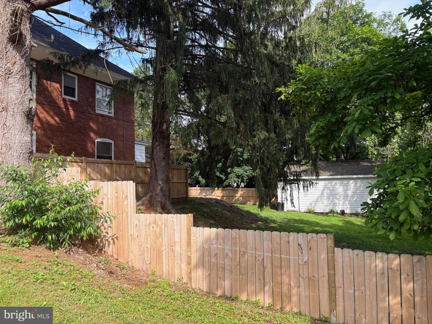 1046 Carsonia Avenue photo 45