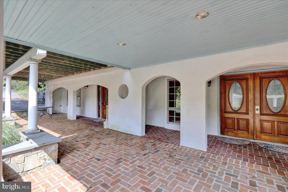 1391 Moselem Springs Road photo 3