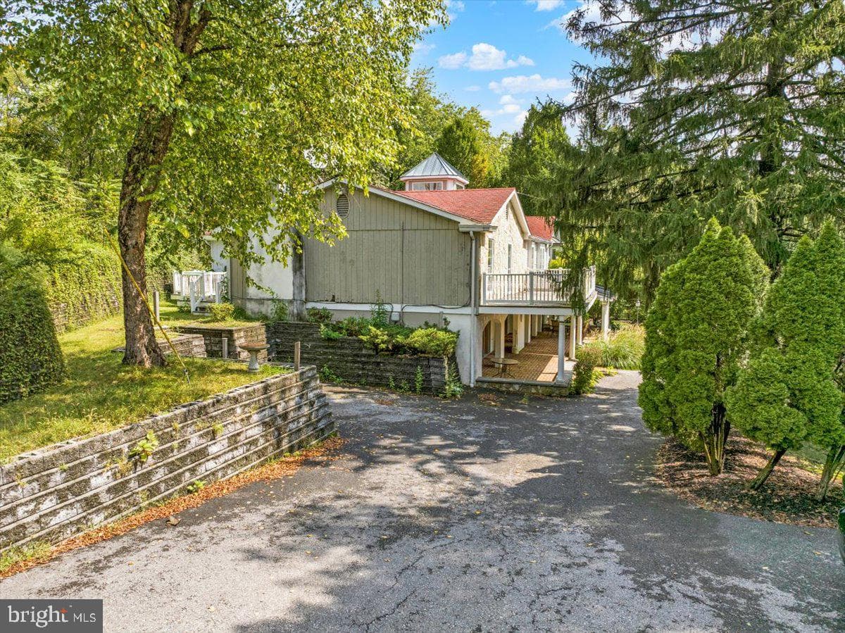 1391 Moselem Springs Road photo 80