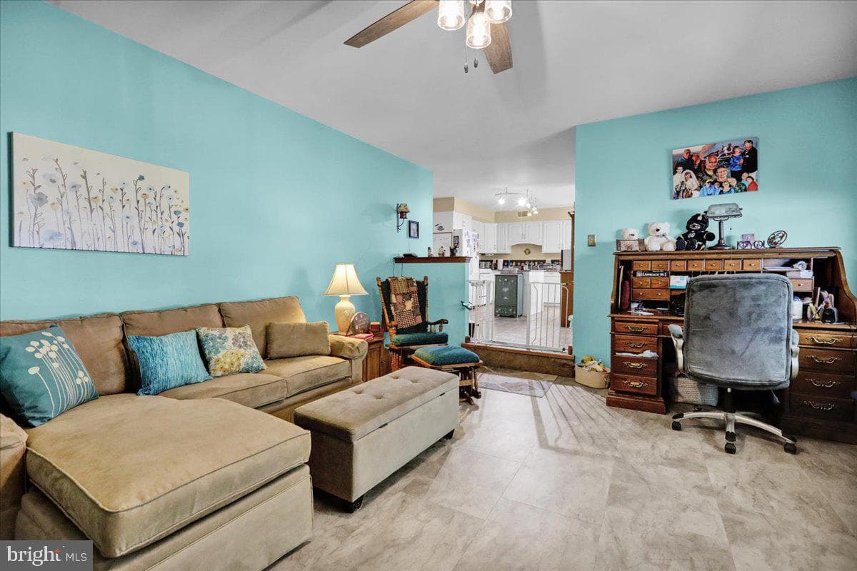 1054 Boeshore Circle photo 10