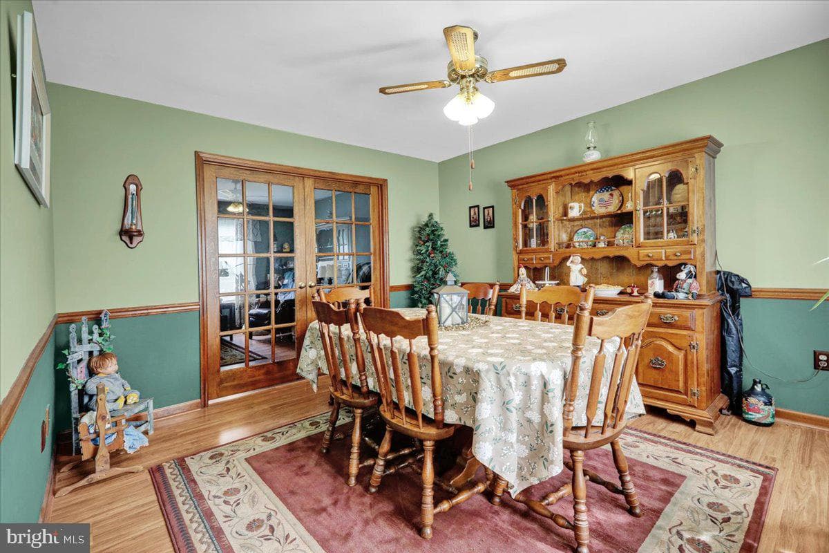 1054 Boeshore Circle photo 11