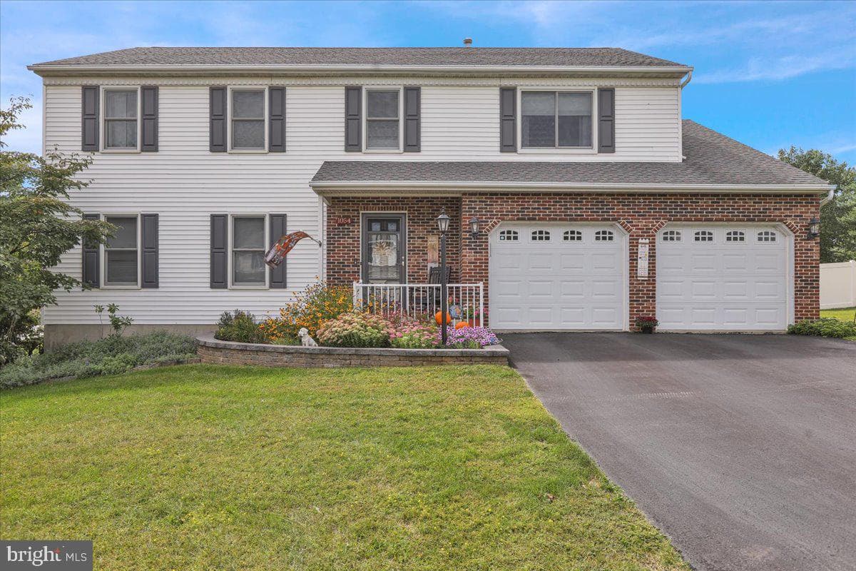 1054 Boeshore Circle photo 2
