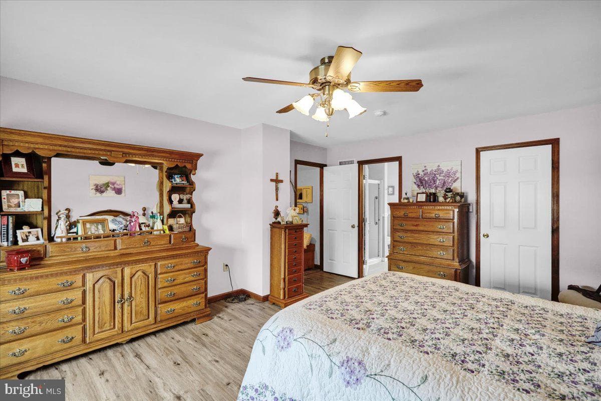 1054 Boeshore Circle photo 24