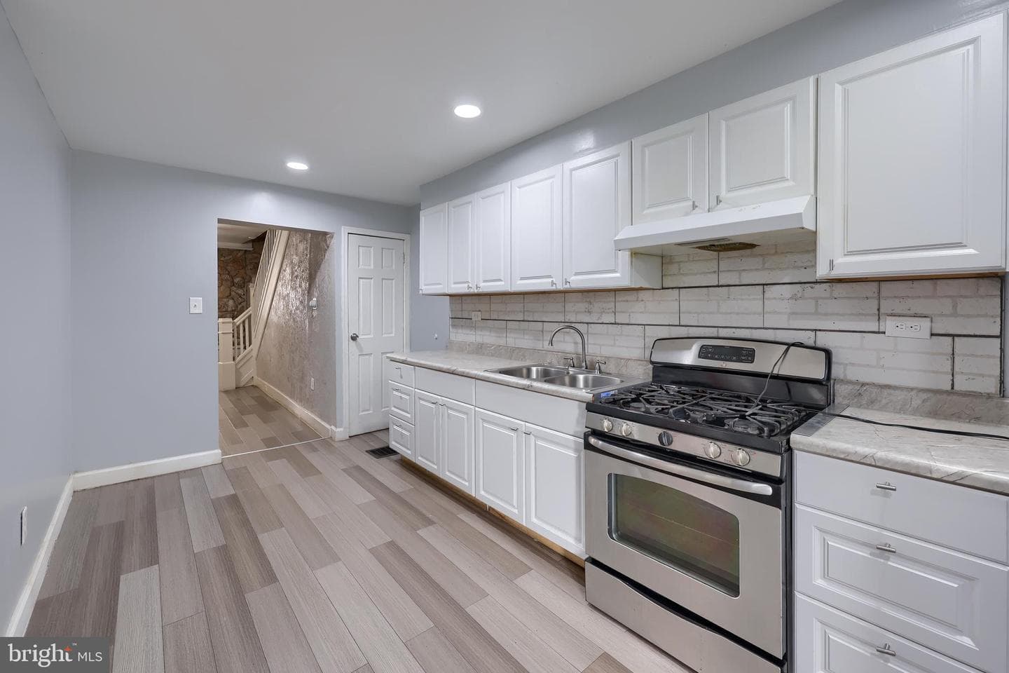 515 N Front Street photo 19