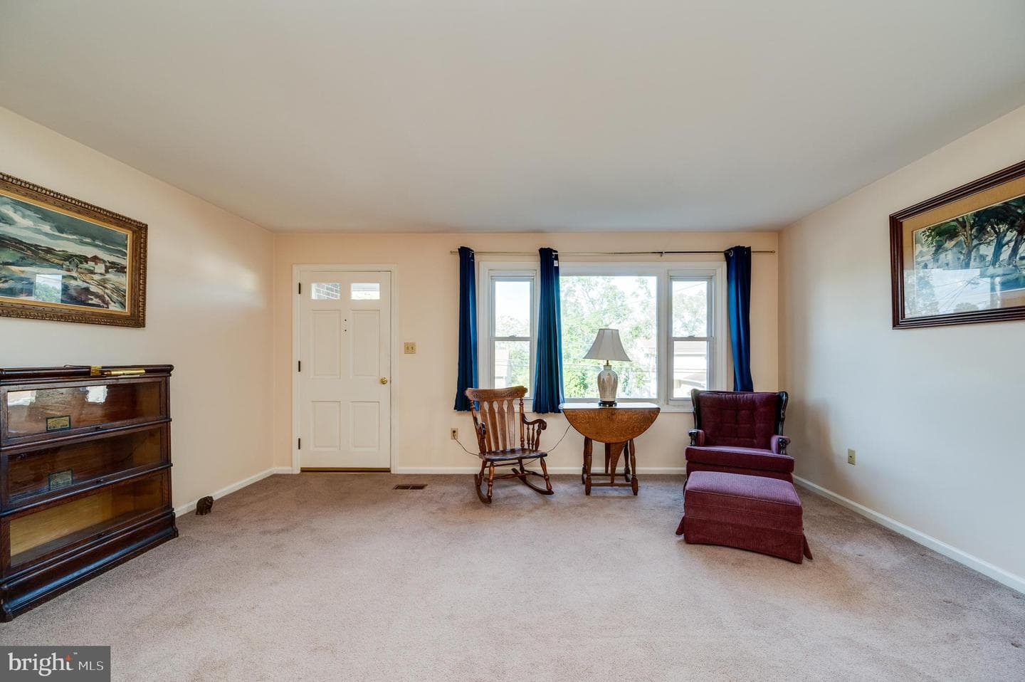 669 Fairmont Avenue photo 2