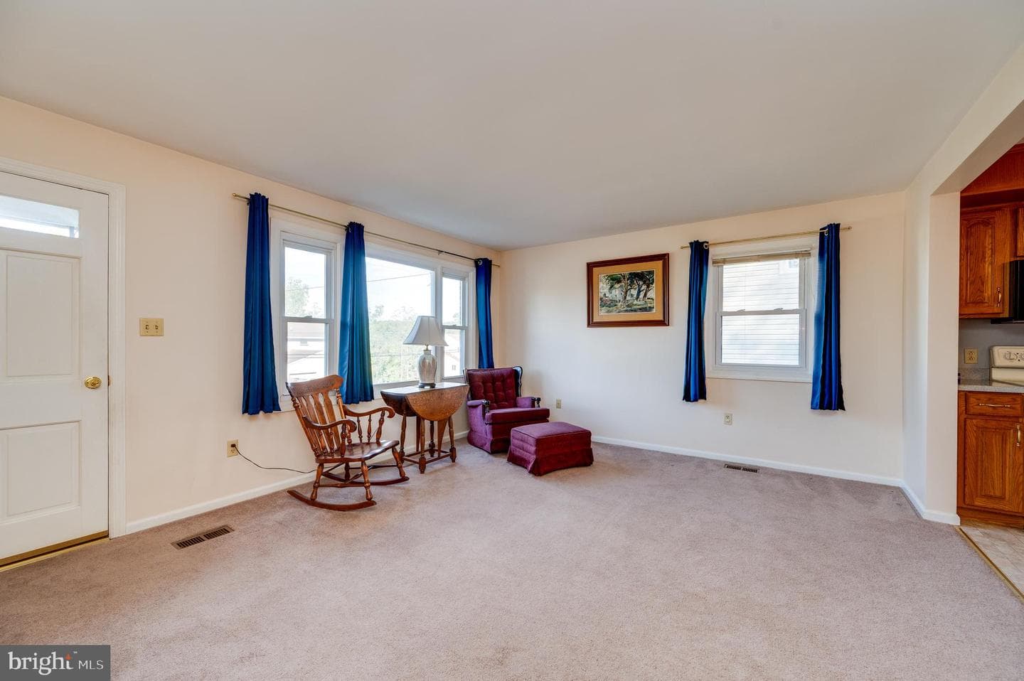 669 Fairmont Avenue photo 3