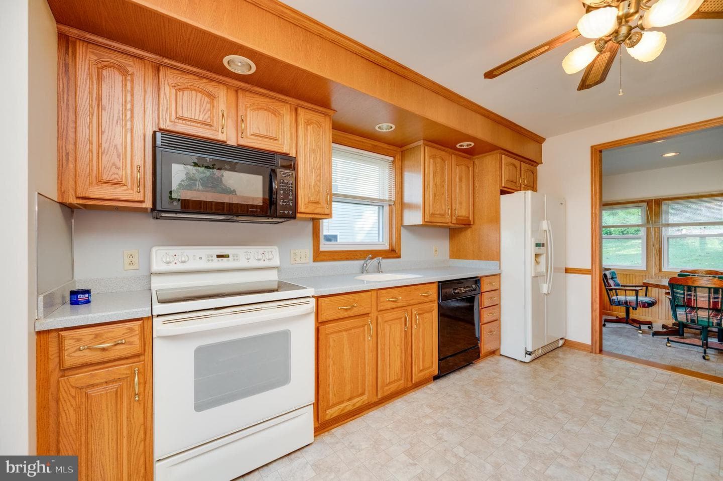 669 Fairmont Avenue photo 8