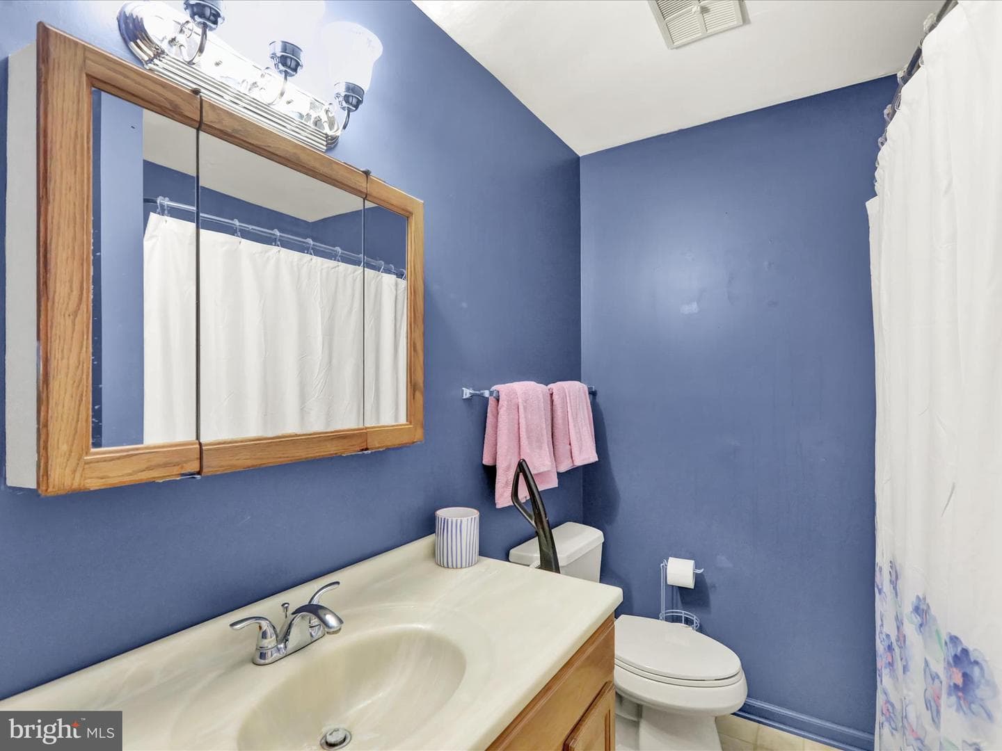 21 Warwick Court photo 17