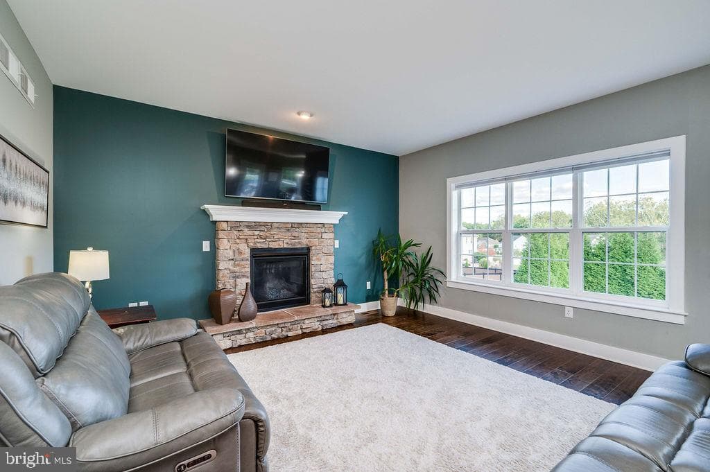 206 Woods Edge Drive photo 11
