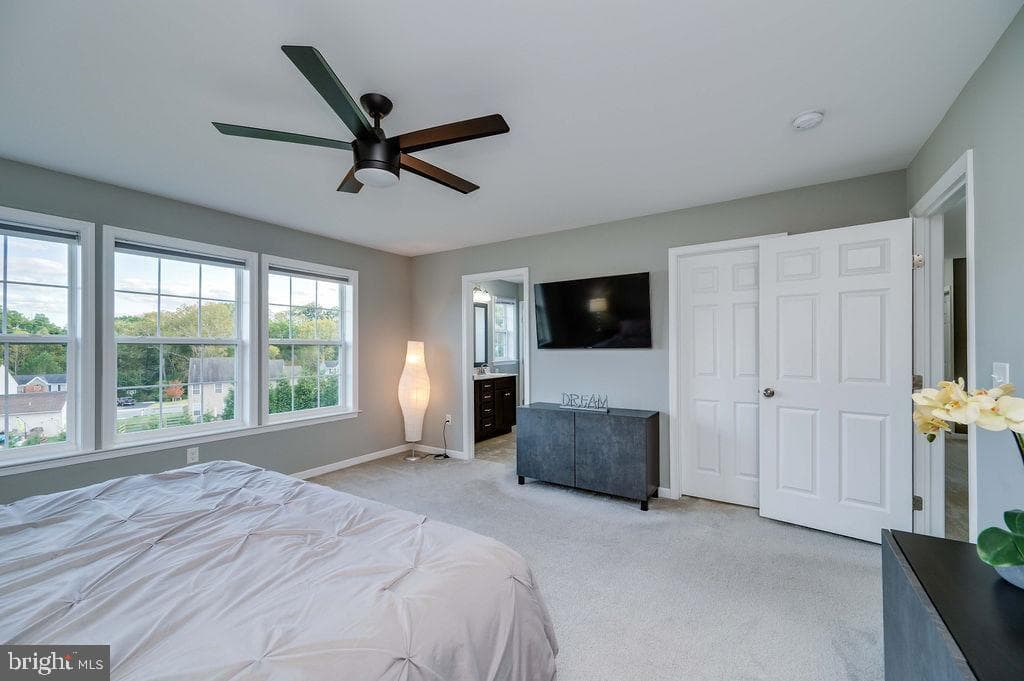 206 Woods Edge Drive photo 17