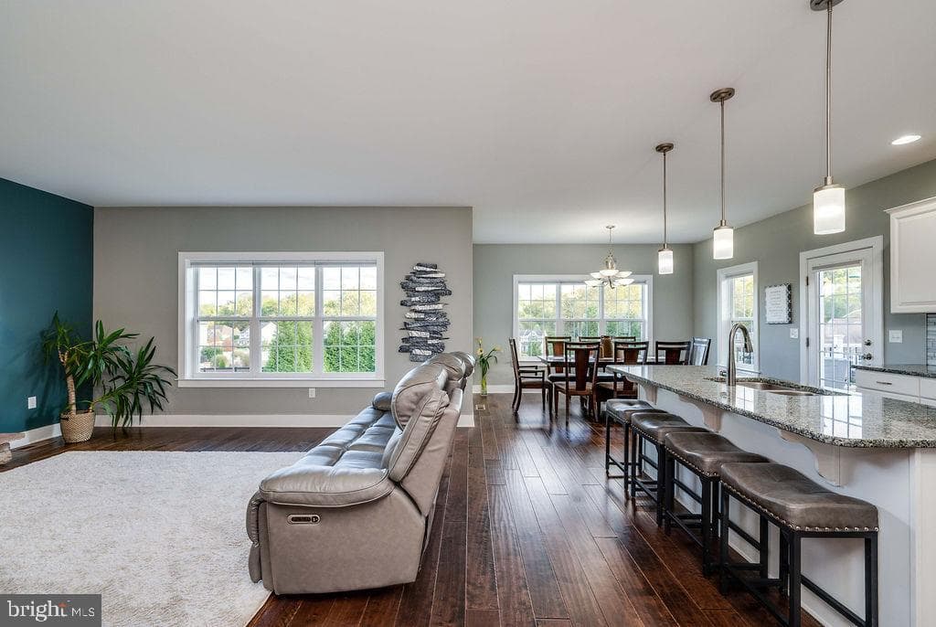 206 Woods Edge Drive photo 6