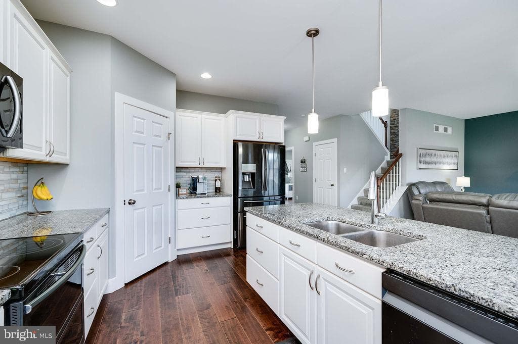 206 Woods Edge Drive photo 8