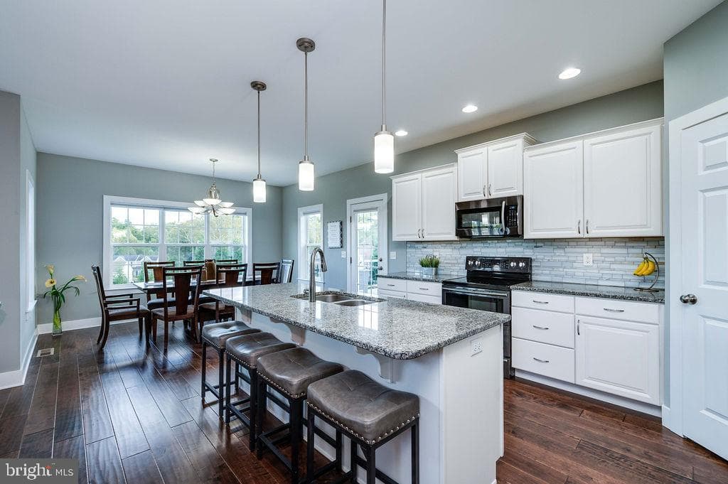 206 Woods Edge Drive photo 9