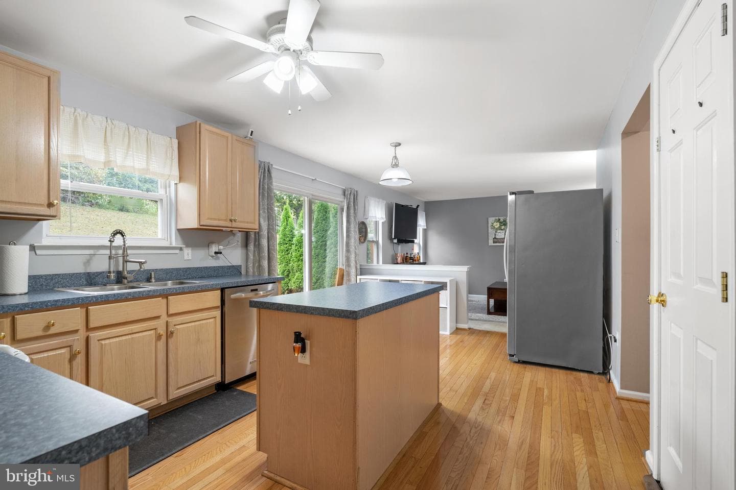 58 Villa Avenue photo 11