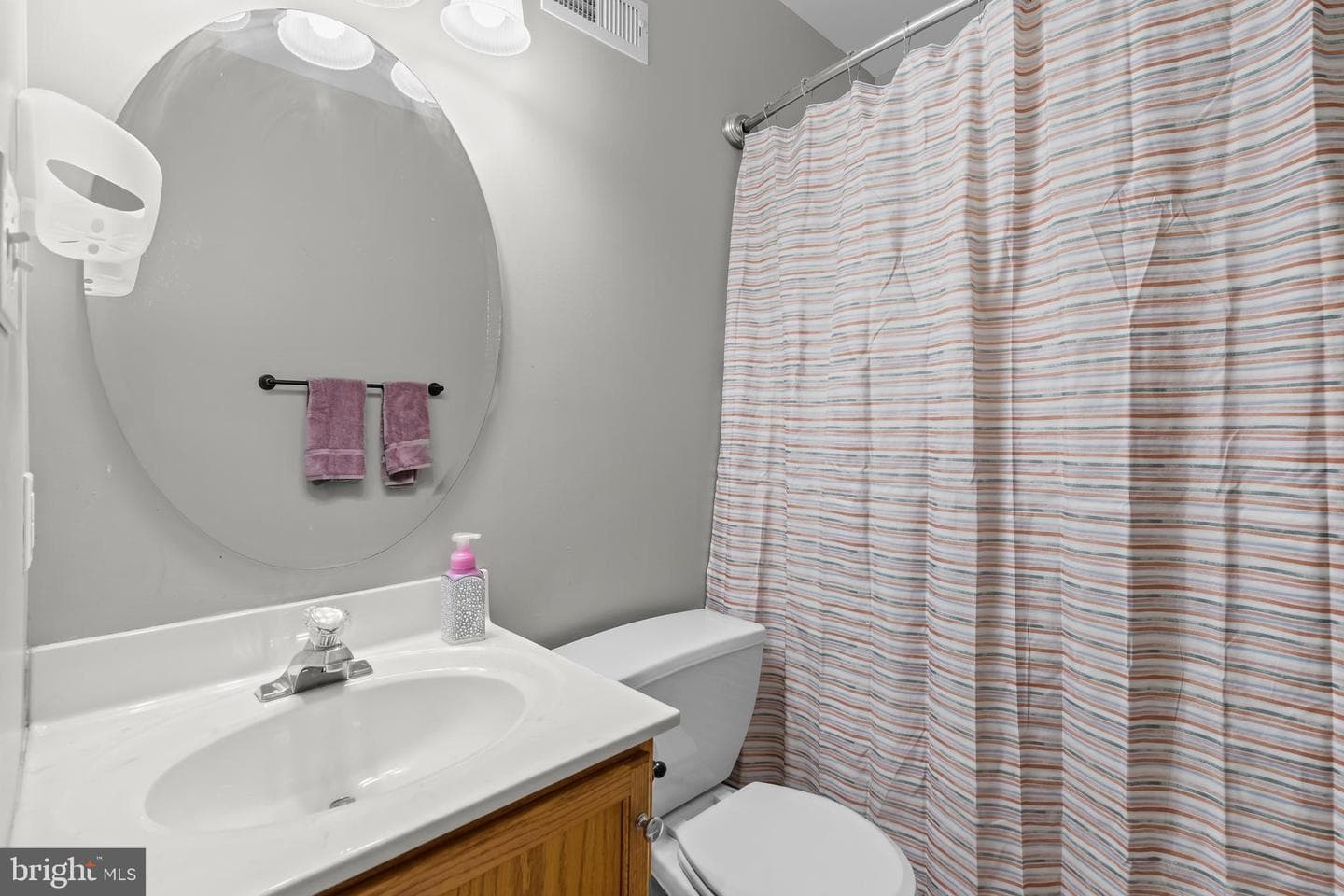 58 Villa Avenue photo 31