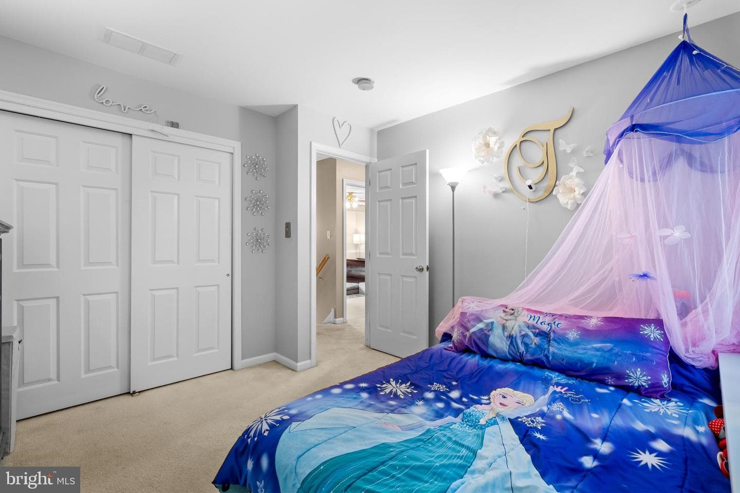 58 Villa Avenue photo 33
