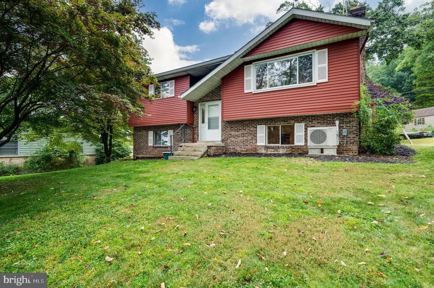 1029 Crestview Avenue photo 2
