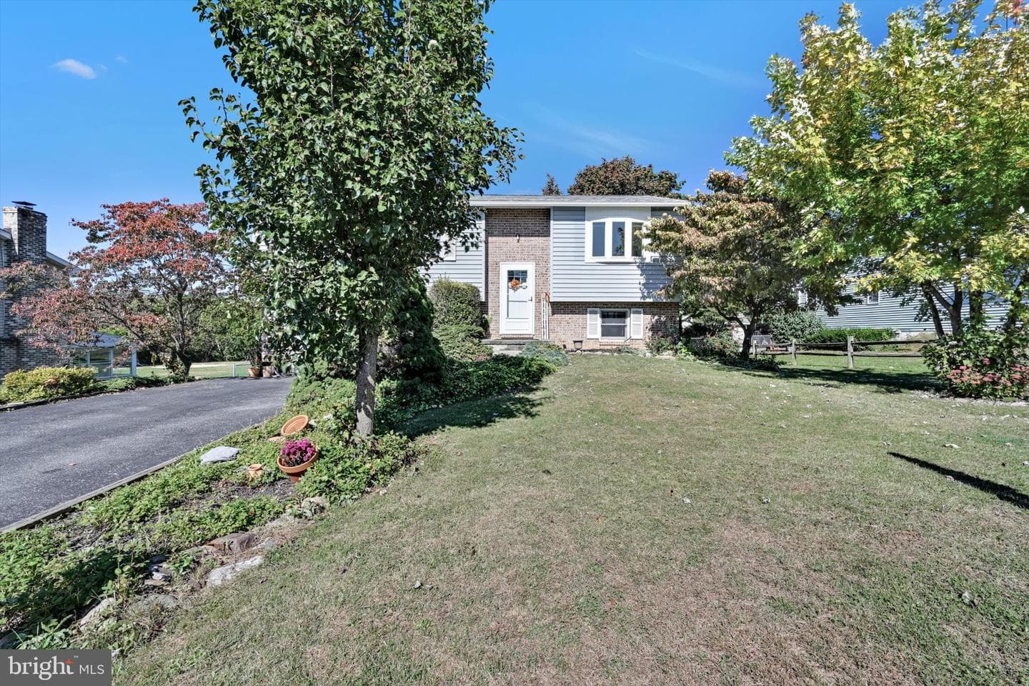 1105 Showers Lane photo 3
