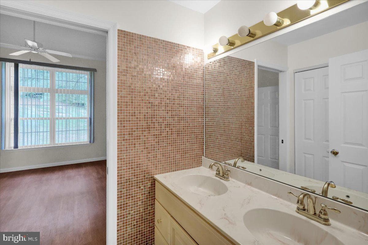 137 Hickory Lane photo 20