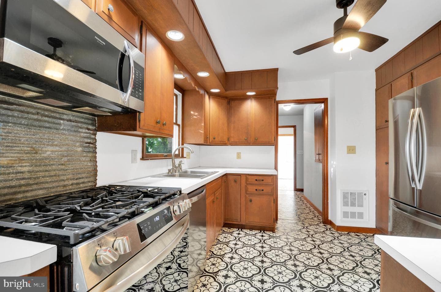 221 Hartman Road photo 15