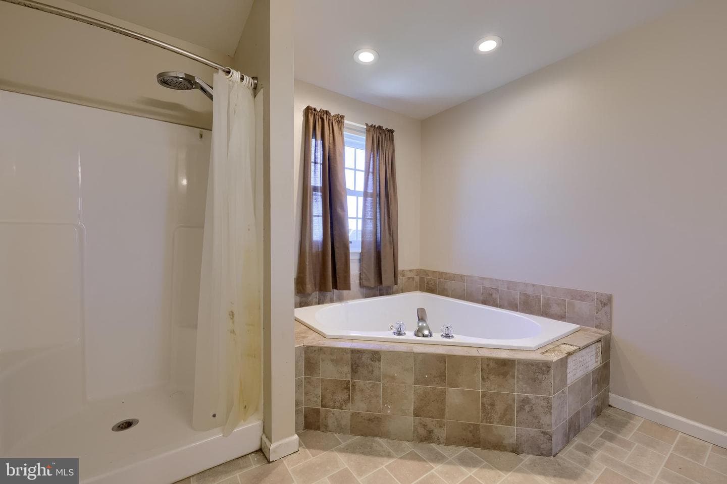 504 Longview Drive photo 35