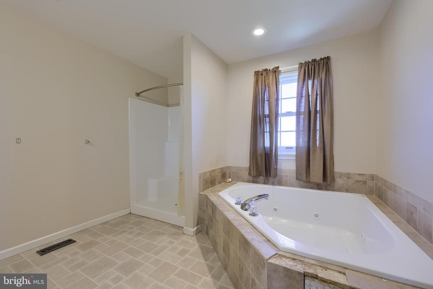504 Longview Drive photo 37