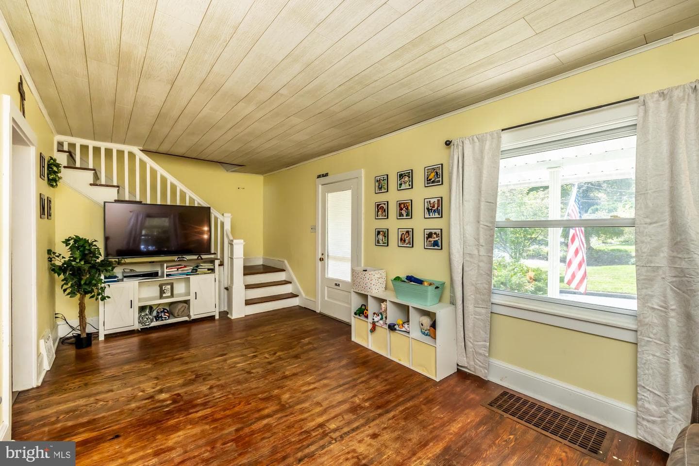 17 Monroe Street photo 5