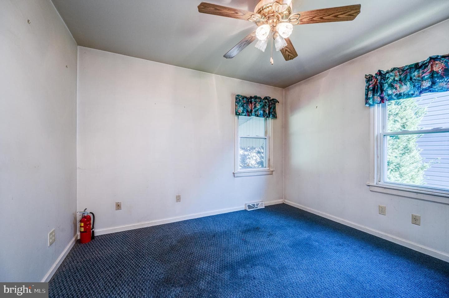 307 E Washington Street photo 21