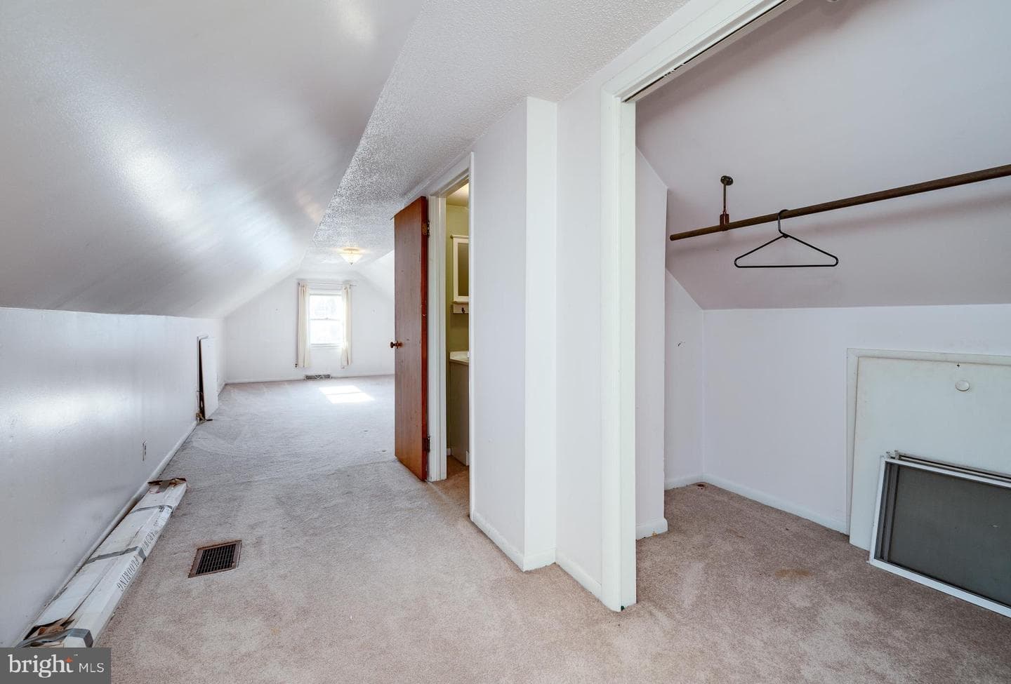 307 E Washington Street photo 24