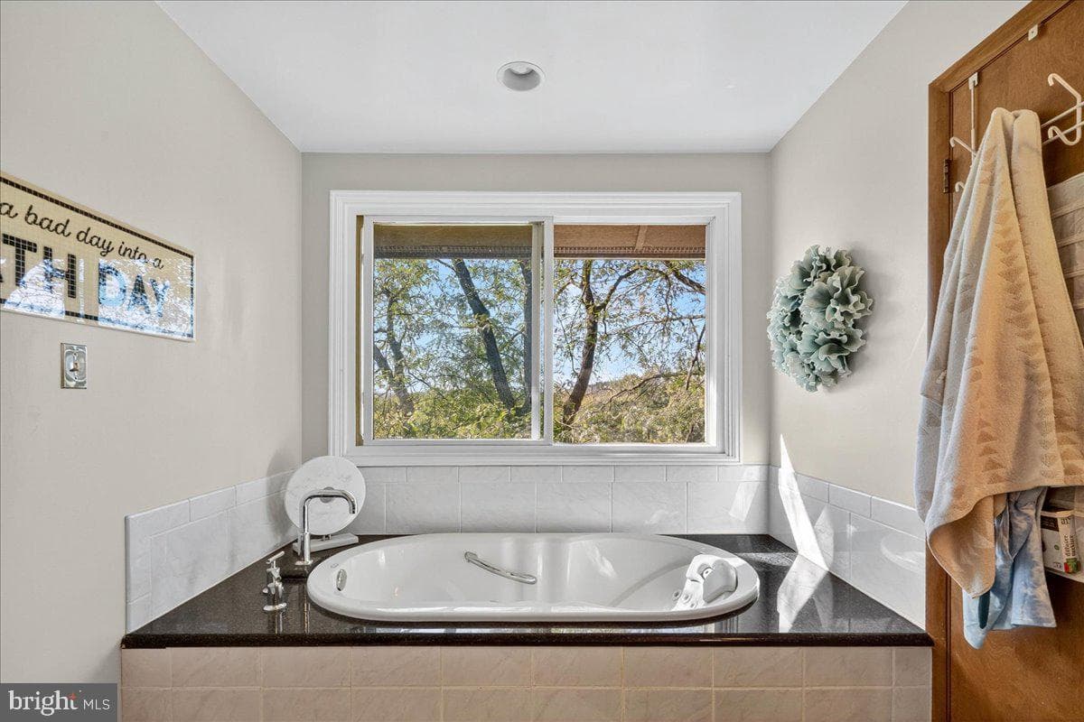 18 Golfview Lane photo 21