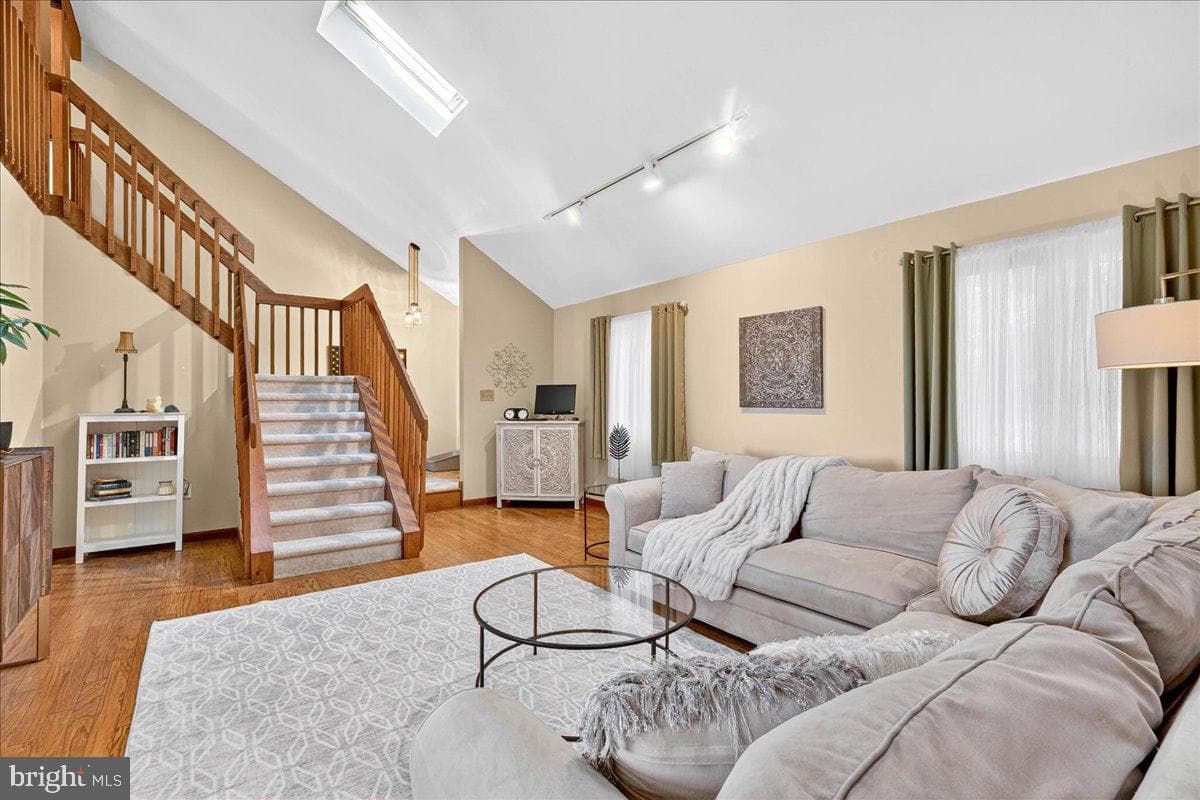 18 Golfview Lane photo 3