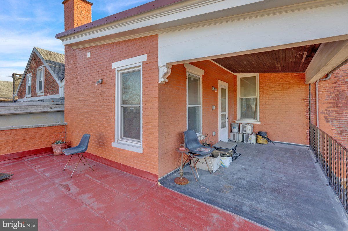 161 W High Street photo 32