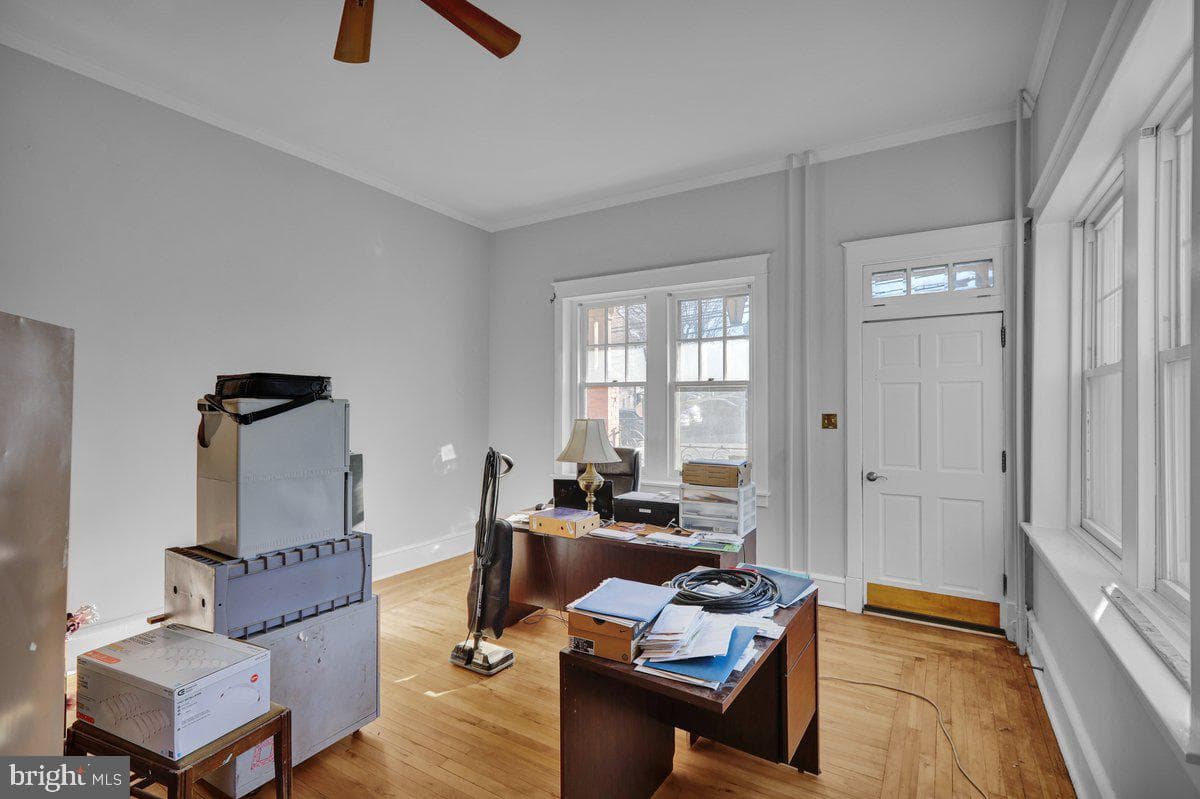 161 W High Street photo 9