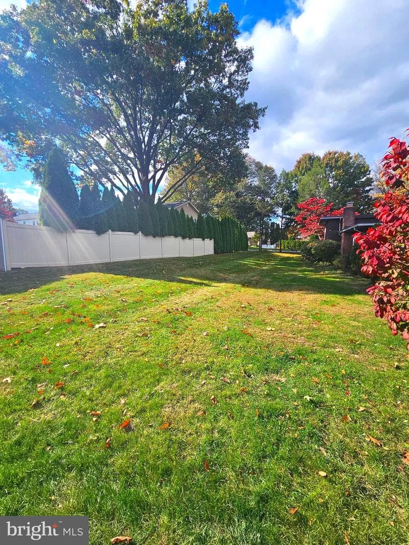 317 Warwick Drive photo 6