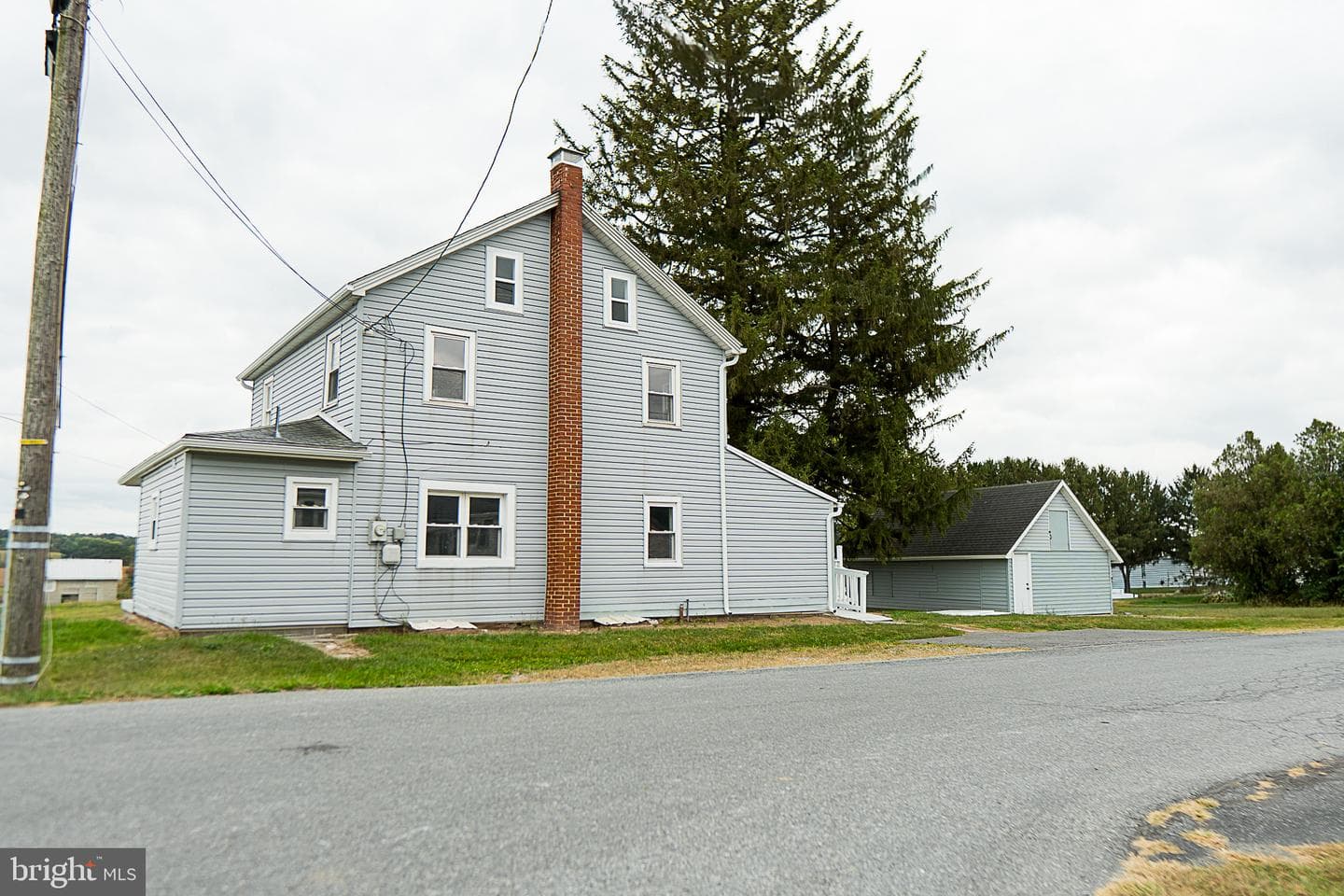 12 E Mill Street photo 2