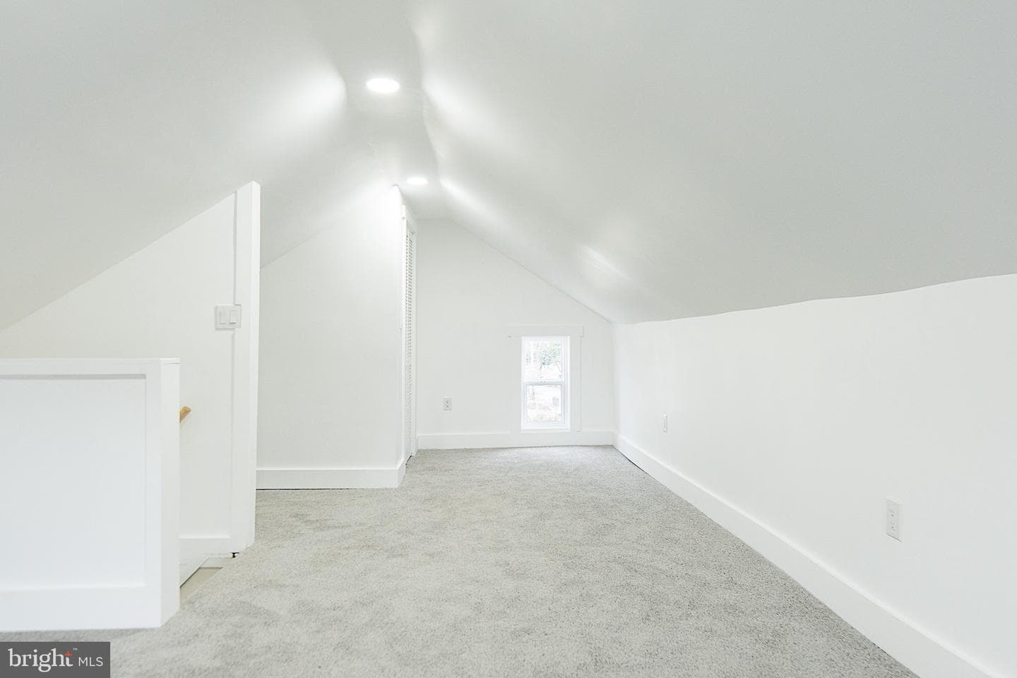 12 E Mill Street photo 27