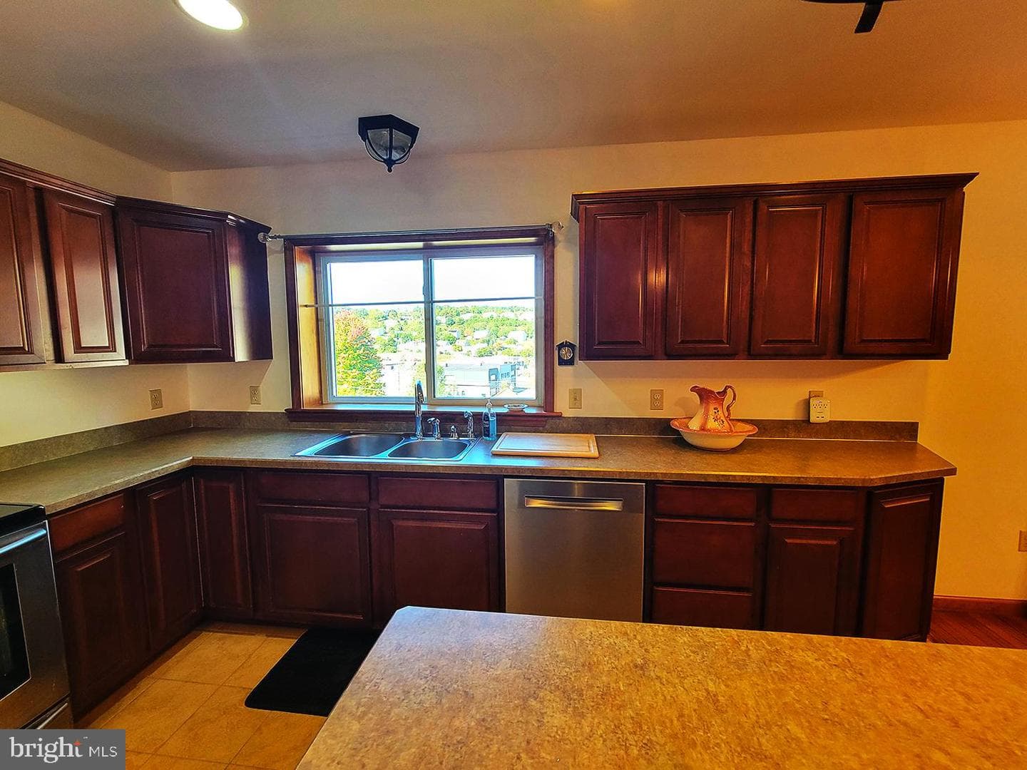 1018 Crestview Avenue photo 3
