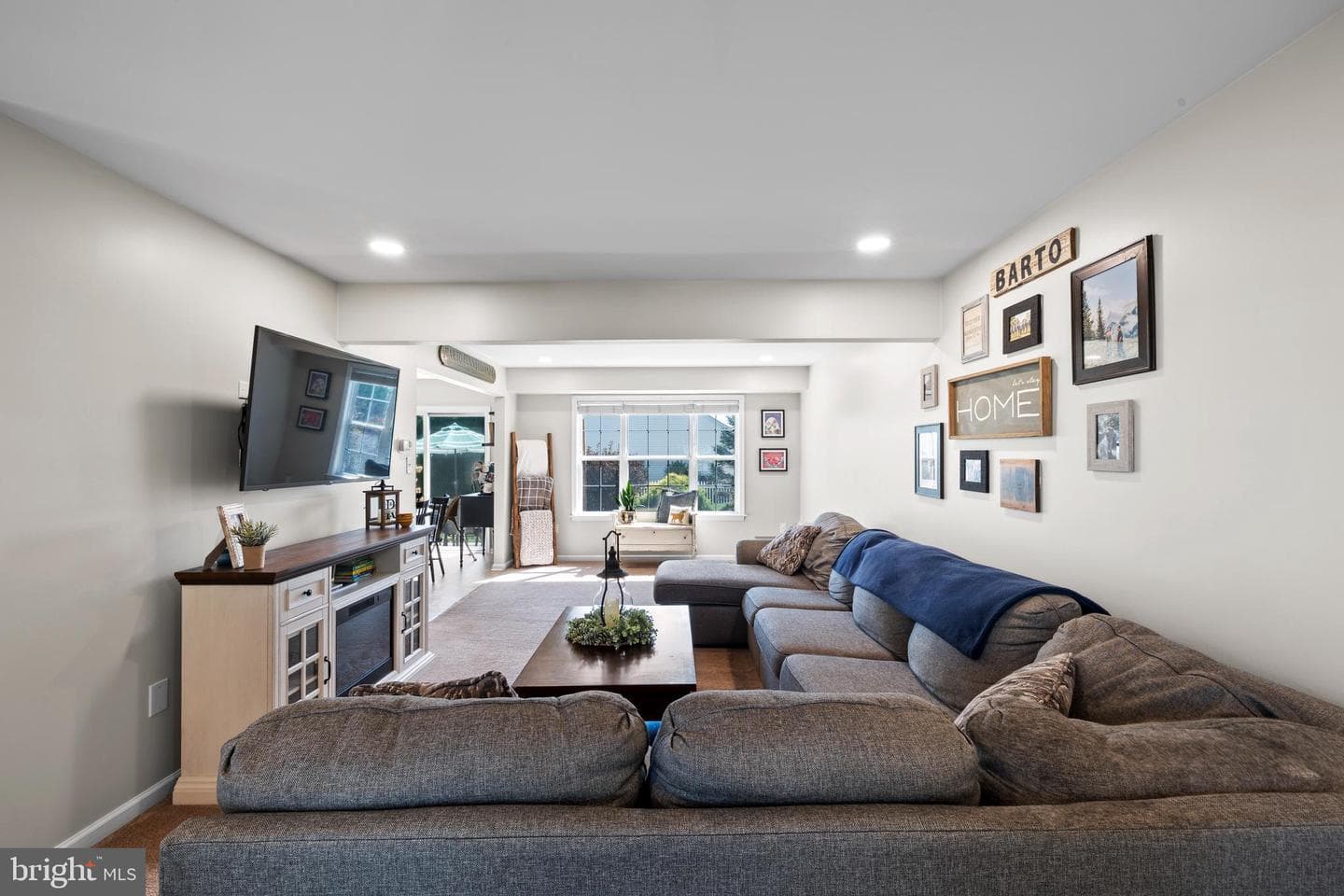 38 Laura Drive photo 10