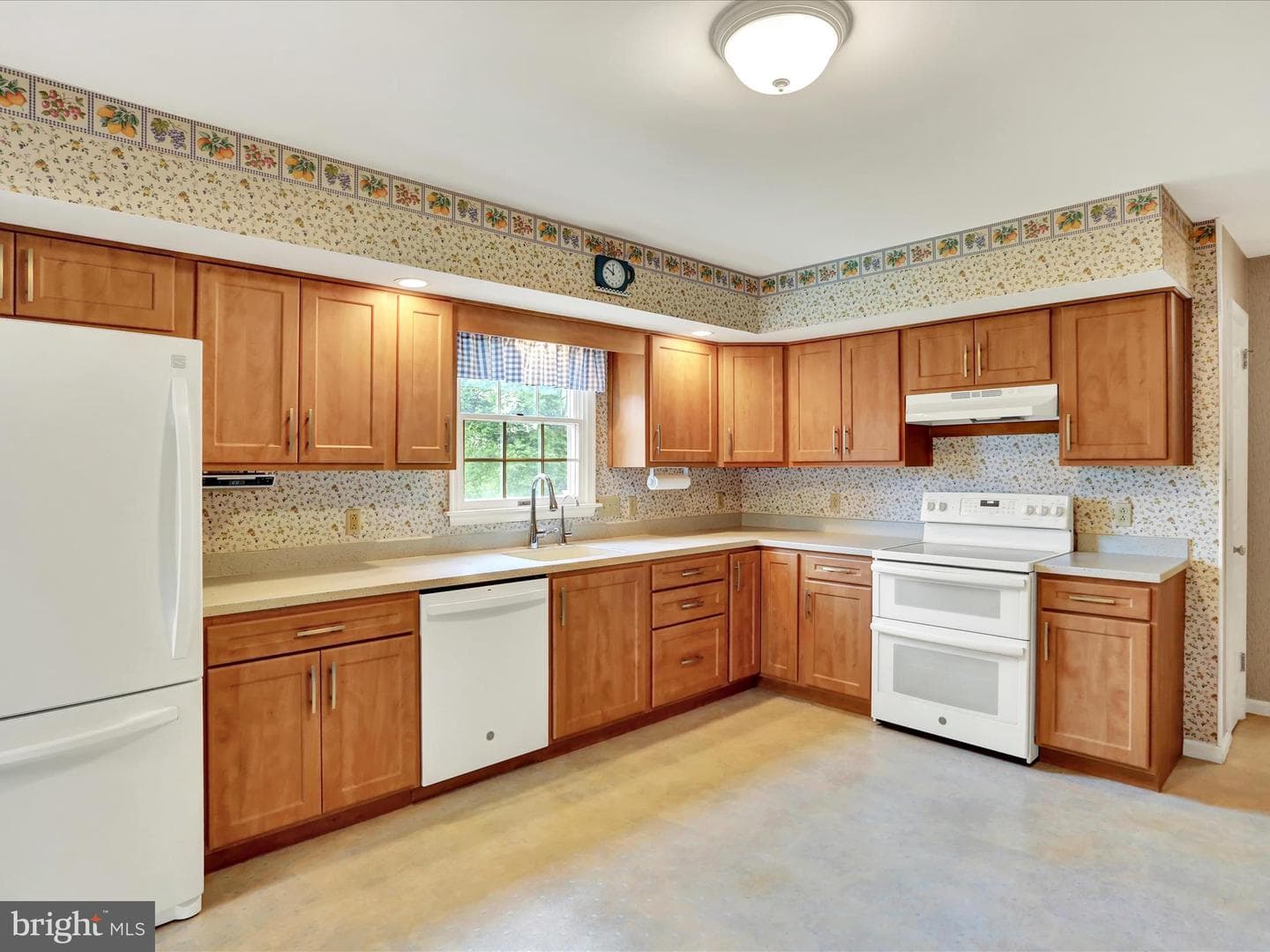 833 Pine Heights Road photo 15