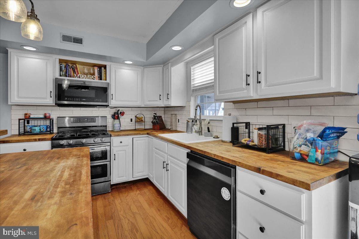 4536 Del Mar Drive photo 10