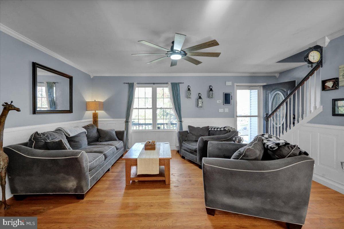 4536 Del Mar Drive photo 5