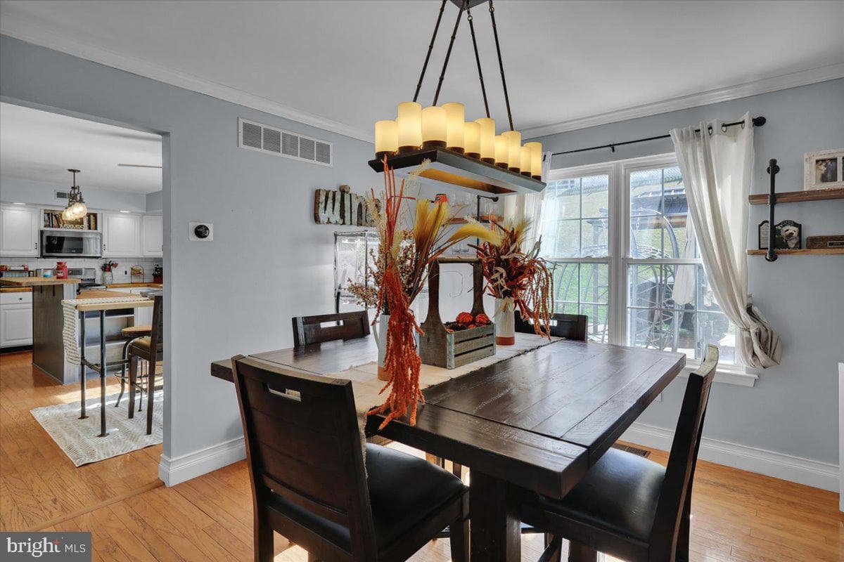 4536 Del Mar Drive photo 8