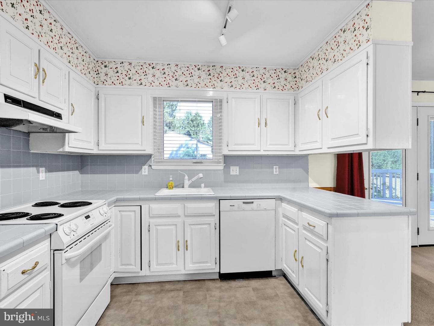 4001 Circle Avenue photo 18