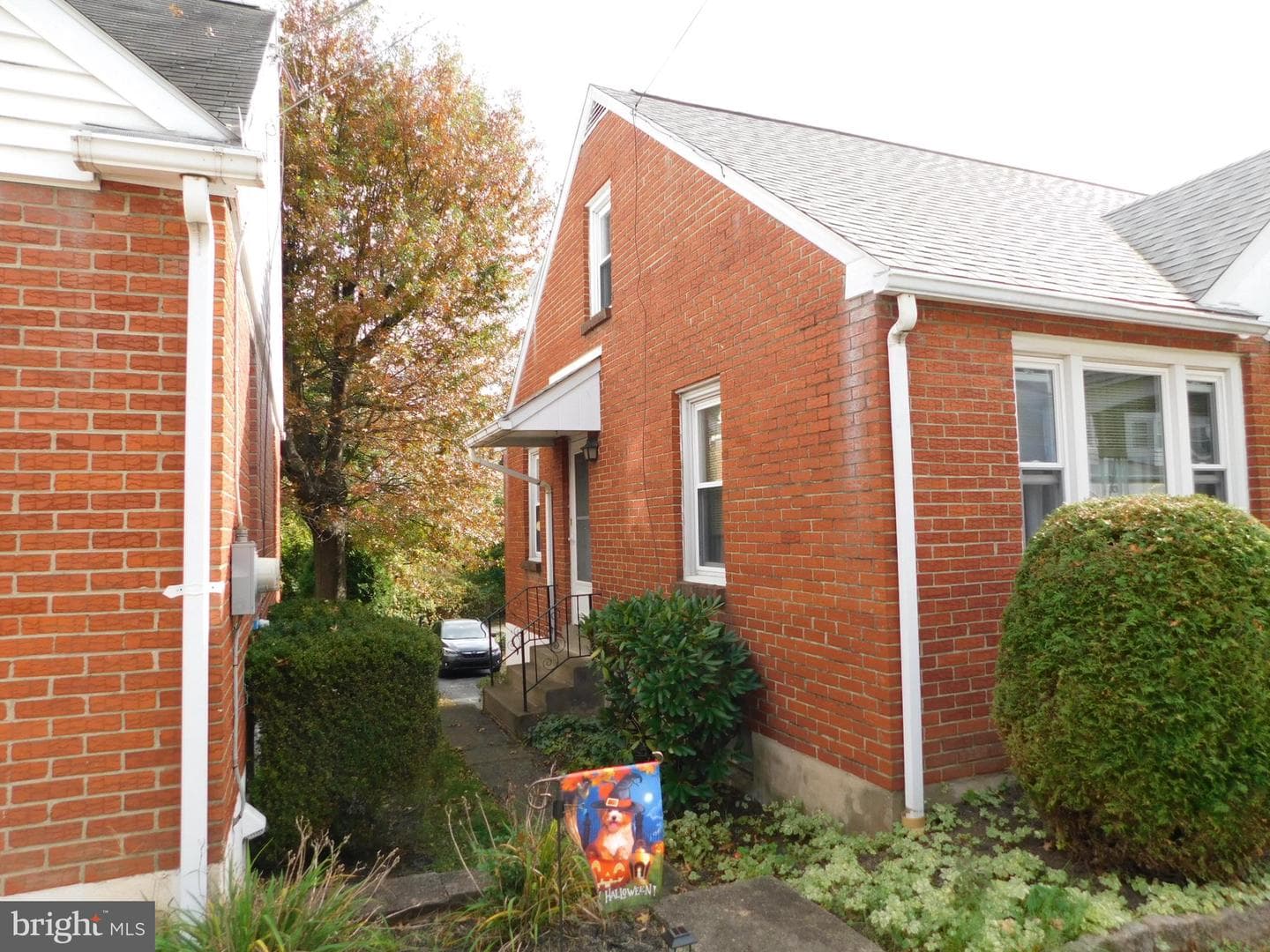228 Shaner Street photo 3