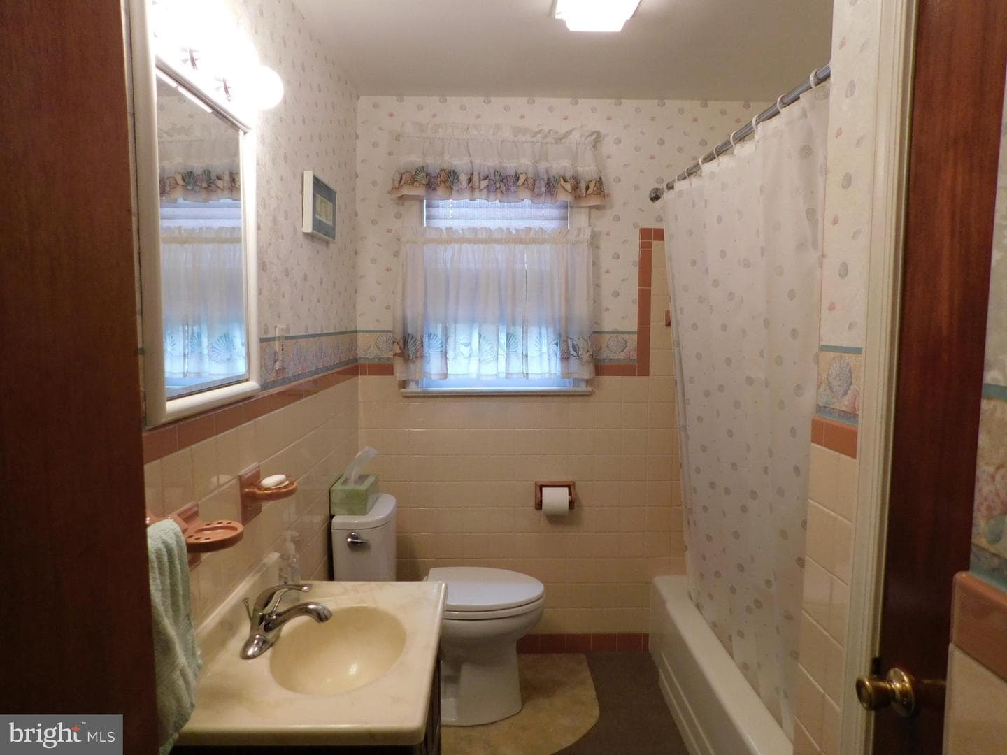 228 Shaner Street photo 9